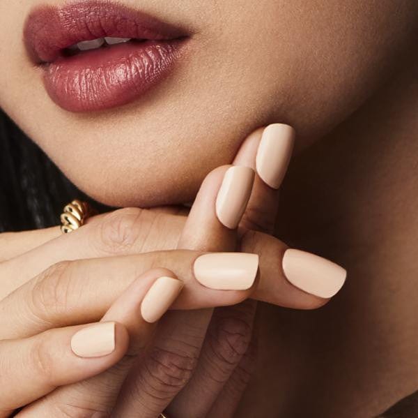 Load image into Gallery viewer, CND Vinylux Long Wear Nail Polish Cuddle Up 15ml
