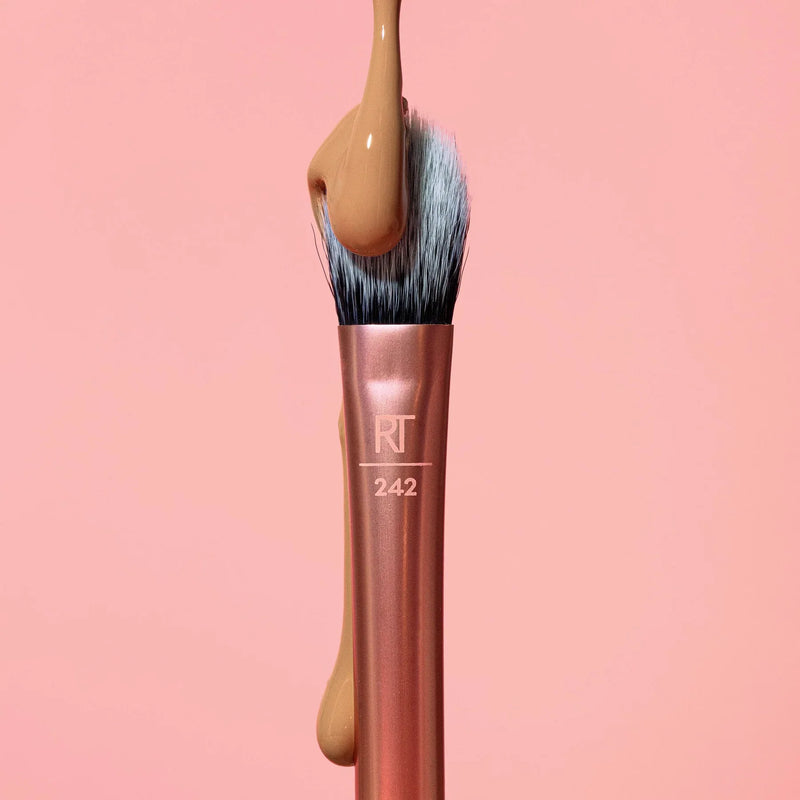 Load image into Gallery viewer, Real Techniques Brightening Concealer Makeup Brush
