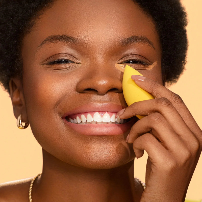 Load image into Gallery viewer, Real Techniques Miracle Concealer Sponge
