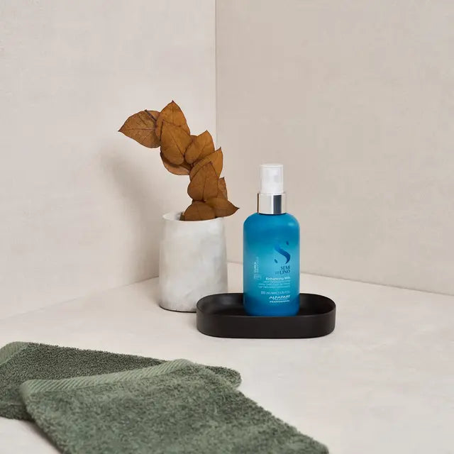 Load image into Gallery viewer, Alfaparf Milano Semi Di Lino Curls Enhancing Milk 200ml
